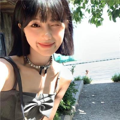 双面千金洛莞莞海报